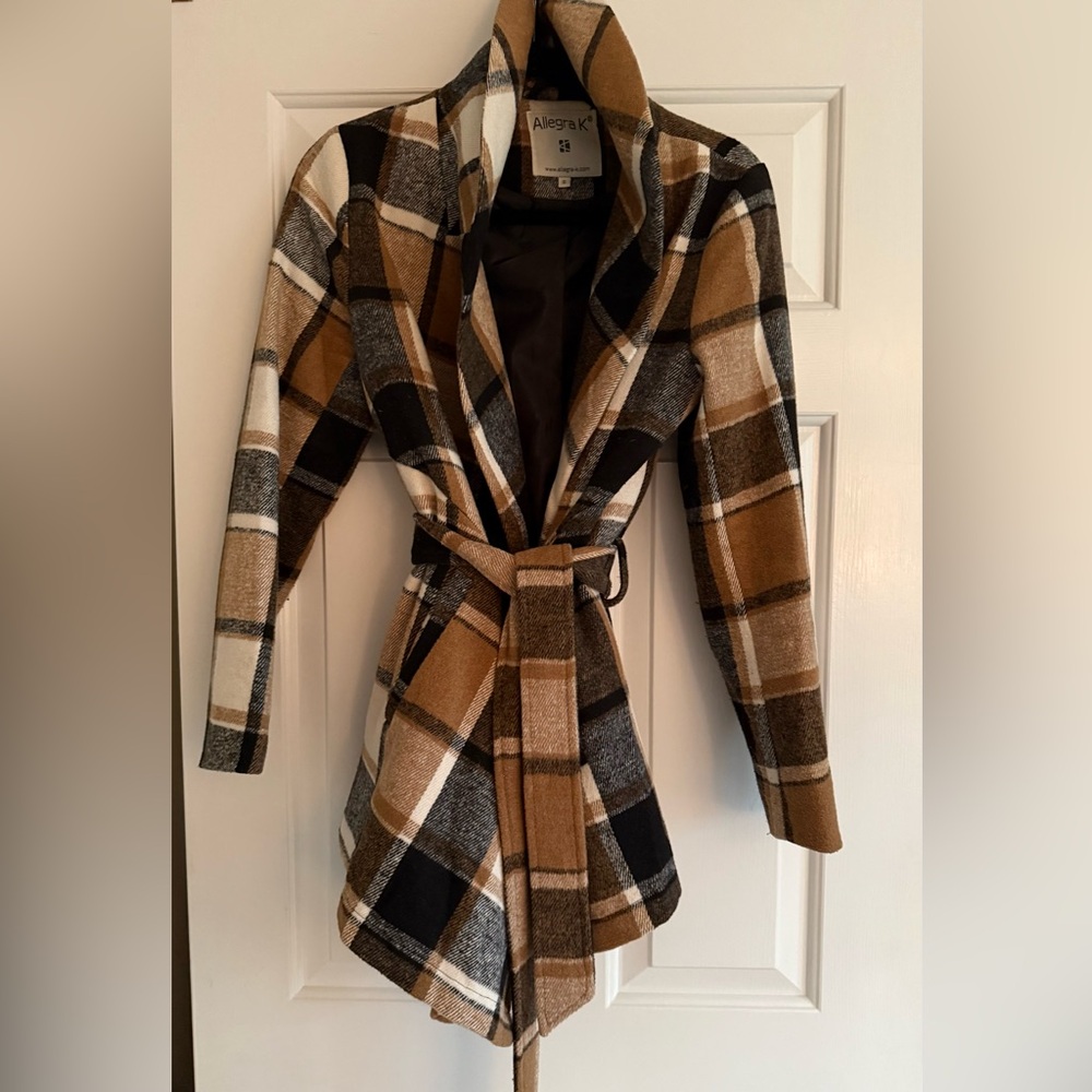 Tan/Brown Plaid Belted Wrap Coat.  Womens Small.